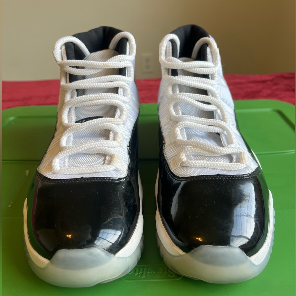 Air Jordan 11 concords